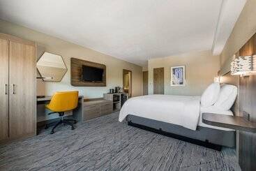 هتل Holiday Inn Express San Diego   Sorrento Valley, An Ihg
