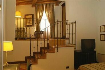 UNAHOTELS Palazzo Mannaioni Toscana