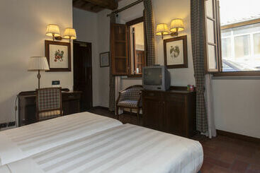 UNAHOTELS Palazzo Mannaioni Toscana