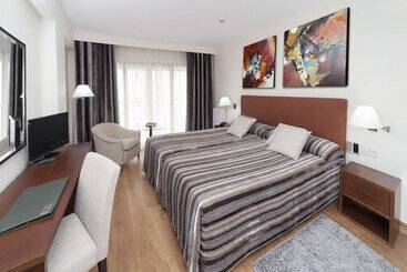 هتل آپارتمان Aparto Hotel Rosales