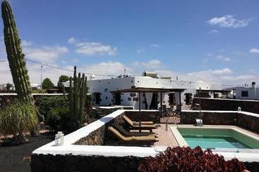 El Caserío De Güime