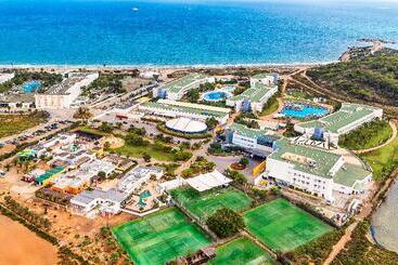 استراحتگاه Grand Palladium Select Palace Ibiza