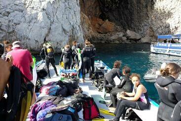هتل & Diving Les Illes