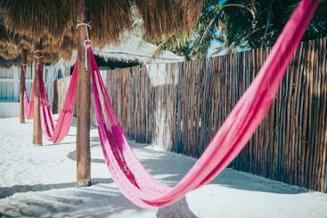هتل Shambala Petit  Tulum