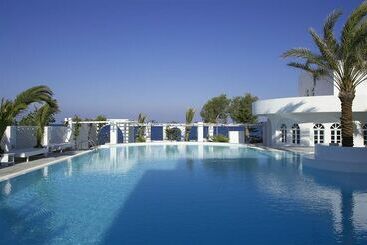 هتل Thalassa Seaside Resort & Suites