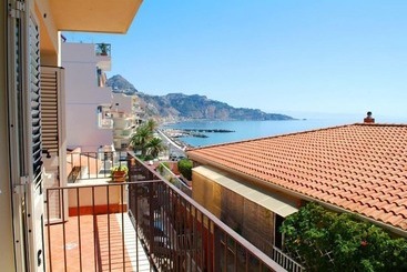 هتل Villa Mora