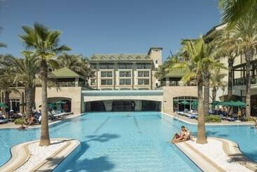 هتل Dobedan Beach Resort Comfort