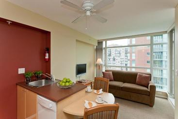 هتل Lord Stanley Suites On The Park