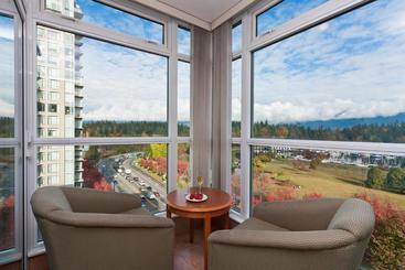 هتل Lord Stanley Suites On The Park