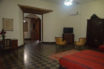 هتل Casa La Merced