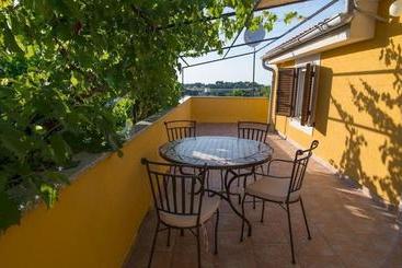 Apartment In Veli Lošinj 36590 - Veli Losinj