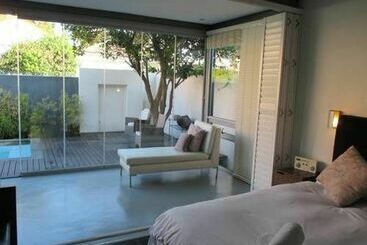 هتل Dunkley House