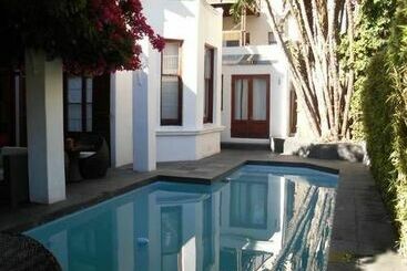 هتل Dunkley House