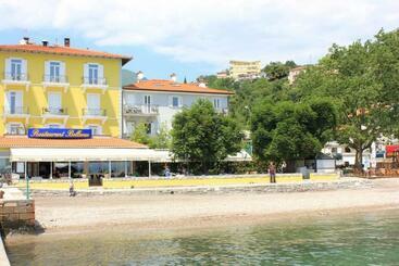 Apartments By The Sea Ika, Opatija   3426 - Icici