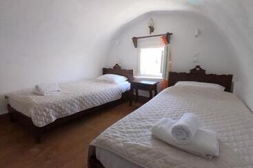 آپارتمان Anny Studios & Rooms Perissa Beach