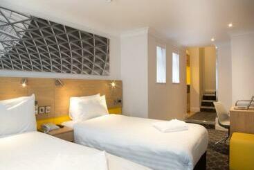 هتل Comfort Inn & Suites Kings Cross St. Pancras