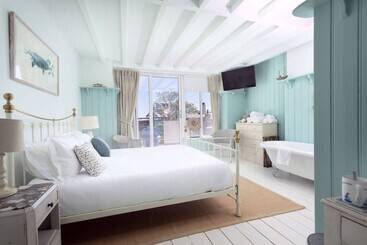 فندق Lulworth Cove Inn
