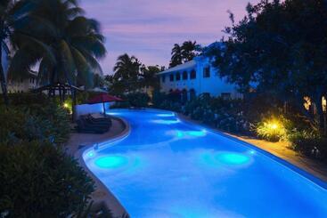 בית מלון כפרי Mango Lagoon Resort & Wellness Spa