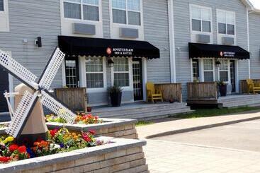 هتل Amsterdam Inn & Suites Moncton