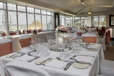 Windmill Village Hotel, Golf Club & Spa, Bw Signature Collection