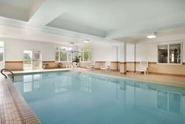 فندق Days Inn By Wyndham Orillia