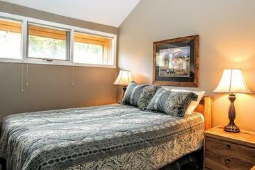 هتل High Country Properties