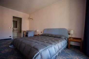 فندق Hostellerie Du Cheval Blanc