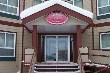 هتل Inuvik Capital Suites