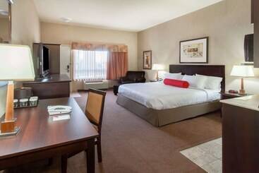 فندق Ramada By Wyndham Camrose