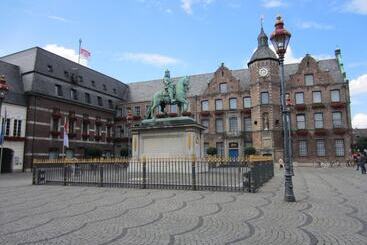 هتل Altdusseldorf