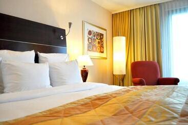 בית מלון כפרי Moxy Bochum