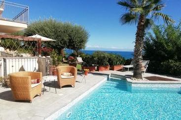 هتل Residence Santa Barbara