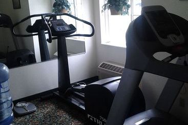 هتل Toledo Bridgepointe Inn & Suites By Hollywood Casino, Downtown, Owens College