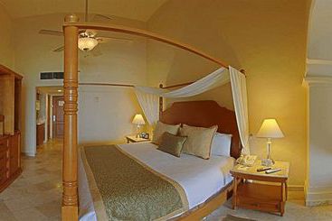 Dreams Los Cabos Suites Golf Resort & Spa