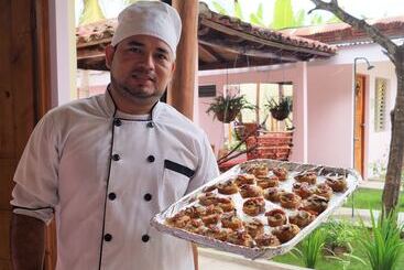 هتل Kekoldi De Granada