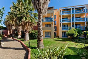 استراحتگاه Malibu Village