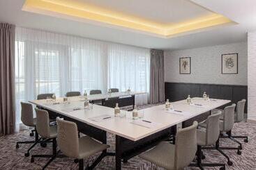 Aparthotel Staybridge Suites Dubai Financial Centre, An Ihg