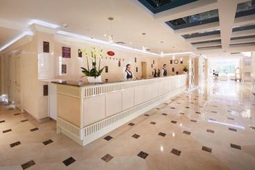 هتل Crowne Plaza Moscow World Trade Centre, An Ihg