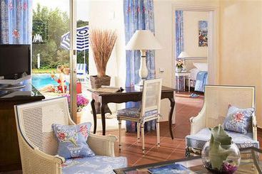 هتل Le Mas D'Artigny & Spa