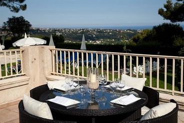 هتل Le Mas D'Artigny & Spa