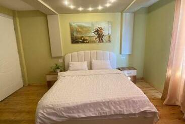 پانسیون Villa Elear