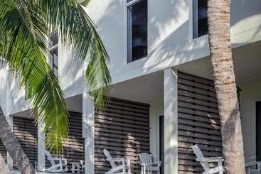 هتل The Capitana Key West