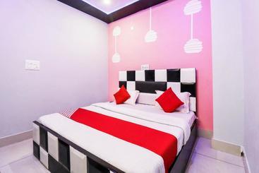 هتل Oyo Rtk109 Star  & Restaurant