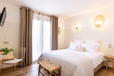 هتل Hôtel Flor