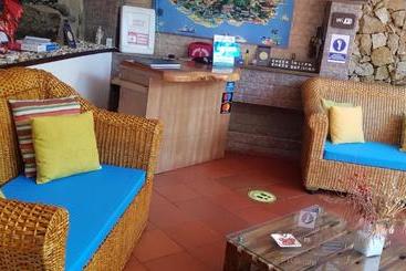 هتل Hostal Antawara Tayrona