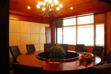 هتل Westlake Hillview International