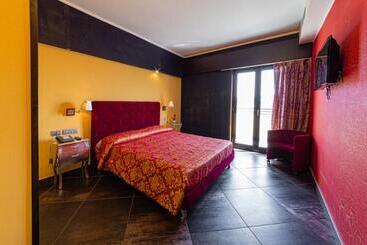 هتل Abalon Pompei Resort