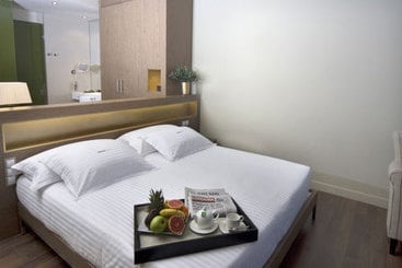 هتل Prestige Lucena