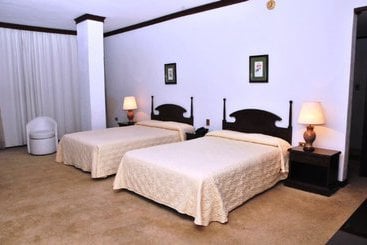 هتل Excelsior Inn