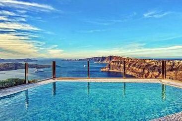 هتل Suites Of The Gods Cave Spa